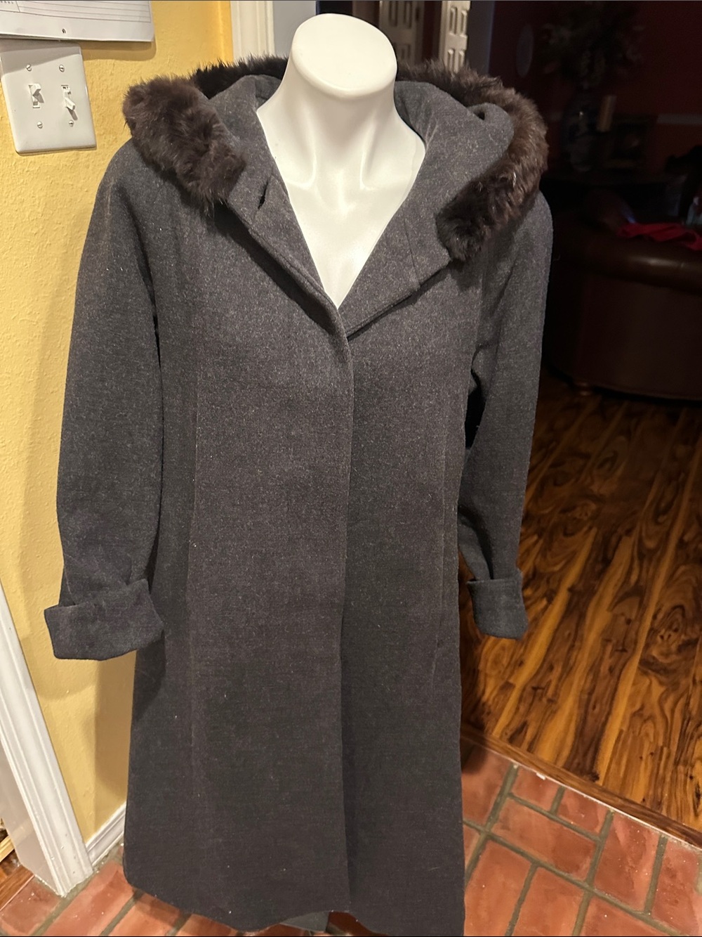 Worthington Dark Charcoal Gray Wool Trench Coat with Rabbit Fur Trim Sz 12 petit
